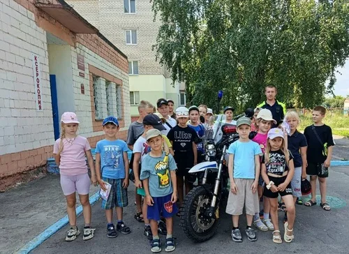 «Перед тобою знак стоит, скажи, о чём он говорит?»