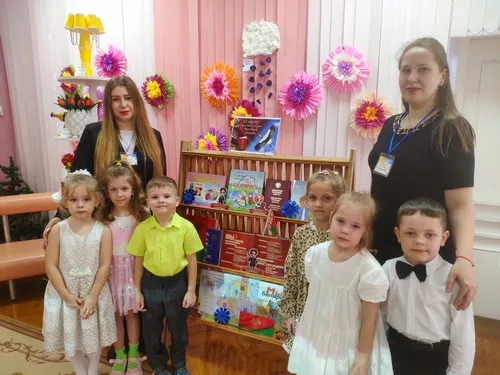 «С Конституцией дружить - значит, по закону жить»