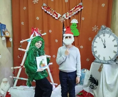 "Шёпот ёлочных игрушек"